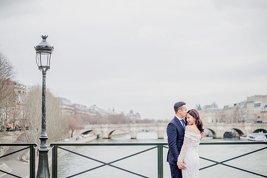 pre wedding photographer paris, pre wedding france, paris photographer, paris portraits, wedding photographer wedding, pont des arts, elope to paris, paris wedding,