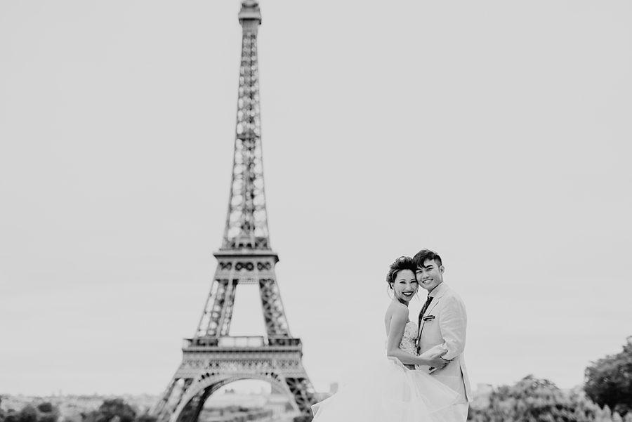 Pre wedding Photographer paris, Pre wedding photography in france, Paris portraits, wedding dress paris, marchesa fashion, Eiffel Tower, melissa koh, Singapore fashion Blogger, 