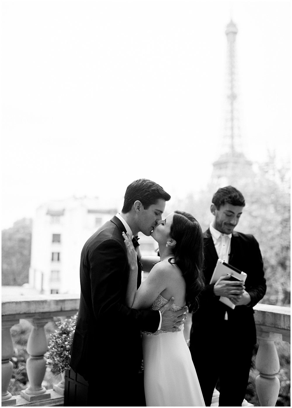 Luxury Elopement Shangri-la in Paris, Paris Photographer, Paris Wedding, Shangri-la Paris wedding 