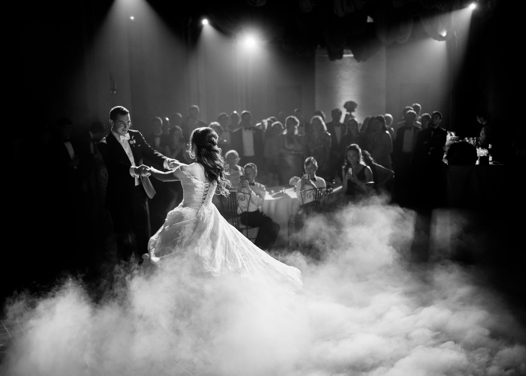 wedding lighting, How to consider light at your wedding, first dance, First dance lighting