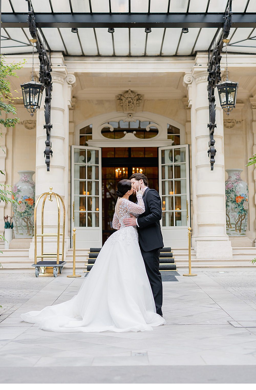 Shangri-la wedding, Paris wedding, Paris wedding photographer, Paris elopement 