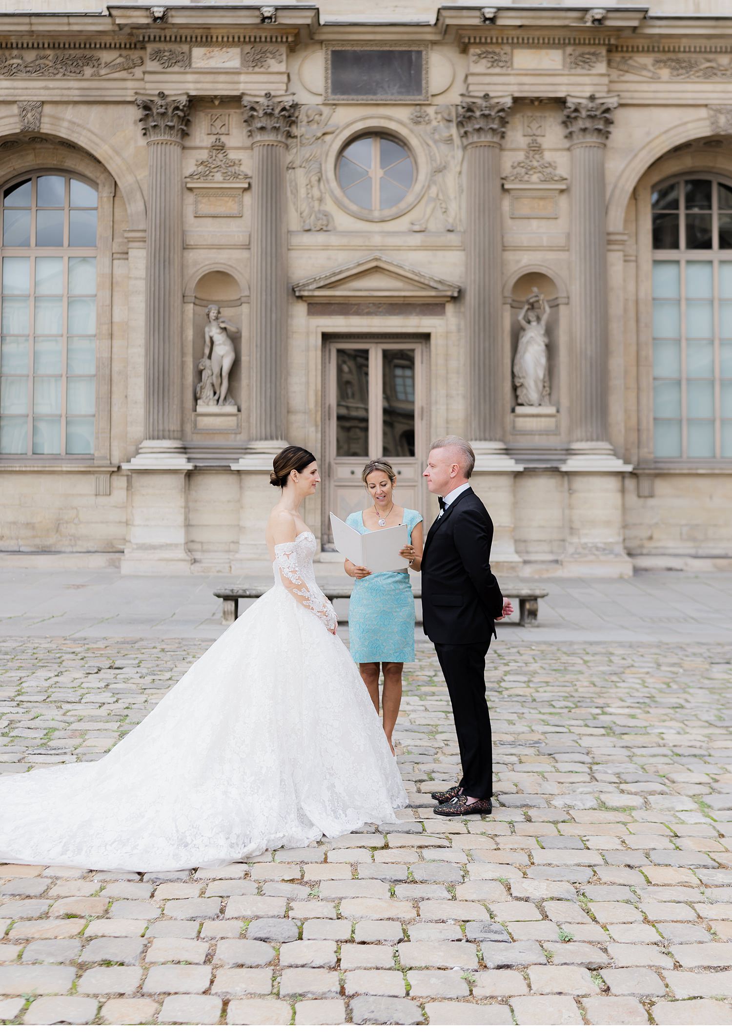 Elopement ceremony in Paris, Ceremony at the Louvre, Get married in Paris, Elope to Paris