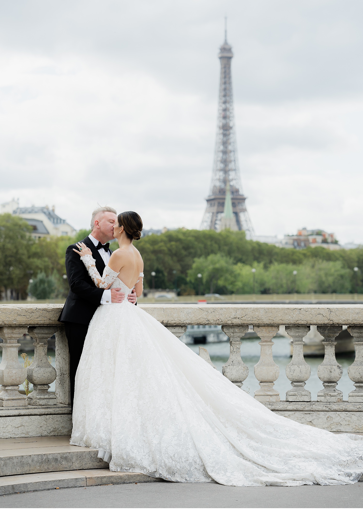 Bride and Groom Portraits at the Eiffel Tower, Pont Alexandre portraits, Paris elopement, Paris Photographer