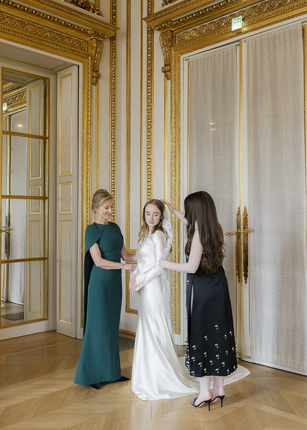 Intimate Wedding at Hotel de Crillon, Paris wedding Venue, Paris Wedding, Paris wedding Photographer