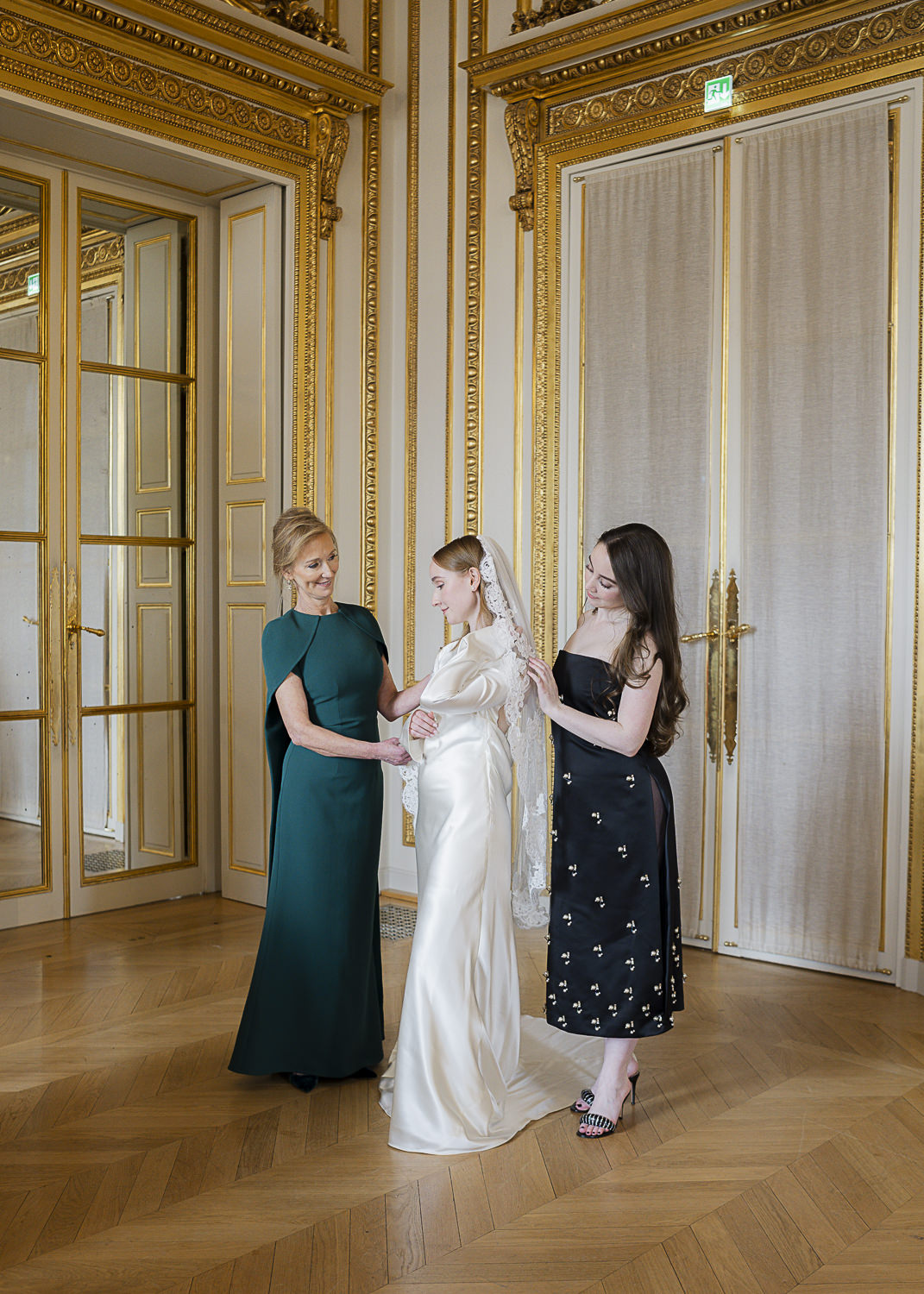 Intimate Wedding at Hotel de Crillon, Paris wedding Venue, Paris Wedding, Paris wedding Photographer