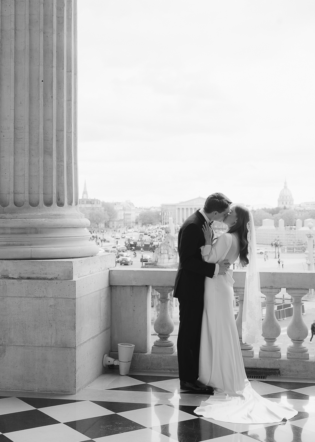 Intimate Wedding at Hotel de Crillon, Paris wedding Venue, Paris Wedding, Paris wedding Photographer, Intimate wedding Paris, small wedding paris,