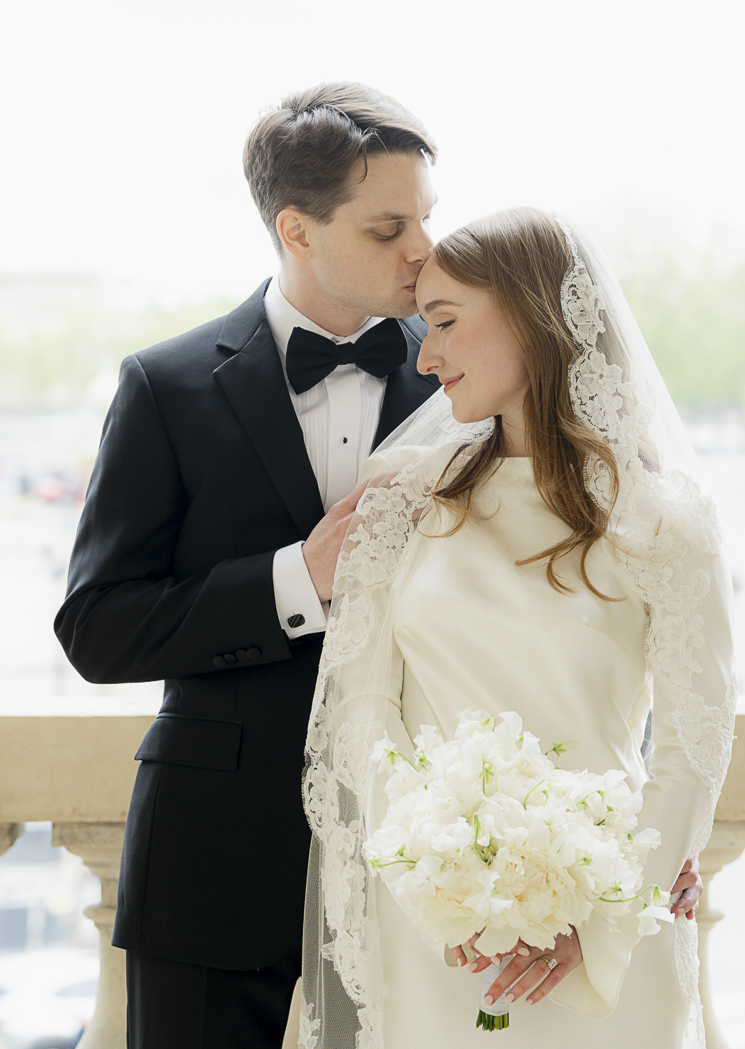 Intimate Wedding at Hotel de Crillon, Paris wedding Venue, Paris Wedding, Paris wedding Photographer, Intimate wedding Paris, small wedding paris,