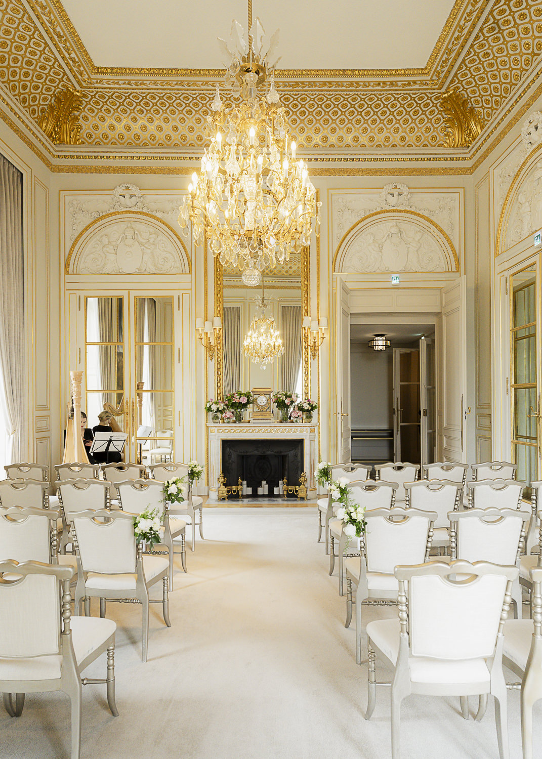 Intimate Wedding at Hotel de Crillon, Paris wedding Venue, Paris Wedding, Paris wedding Photographer, Intimate wedding Paris, small wedding paris,