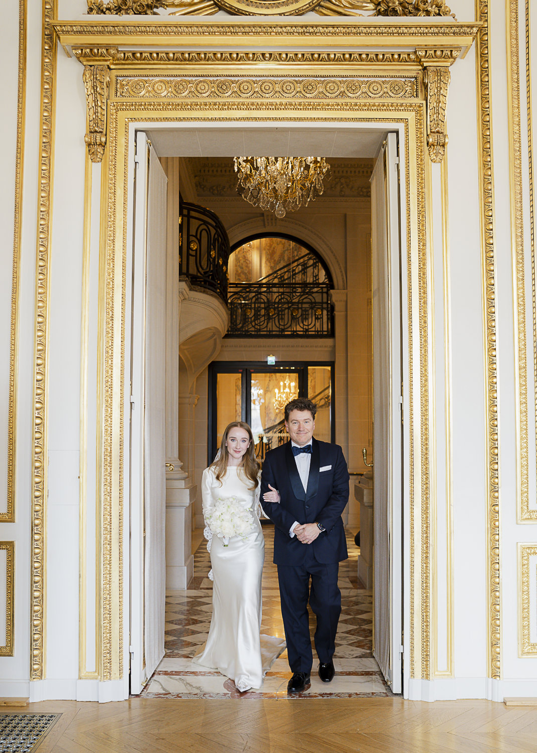 Intimate Wedding at Hotel de Crillon, Paris wedding Venue, Paris Wedding, Paris wedding Photographer, Intimate wedding Paris, small wedding paris,