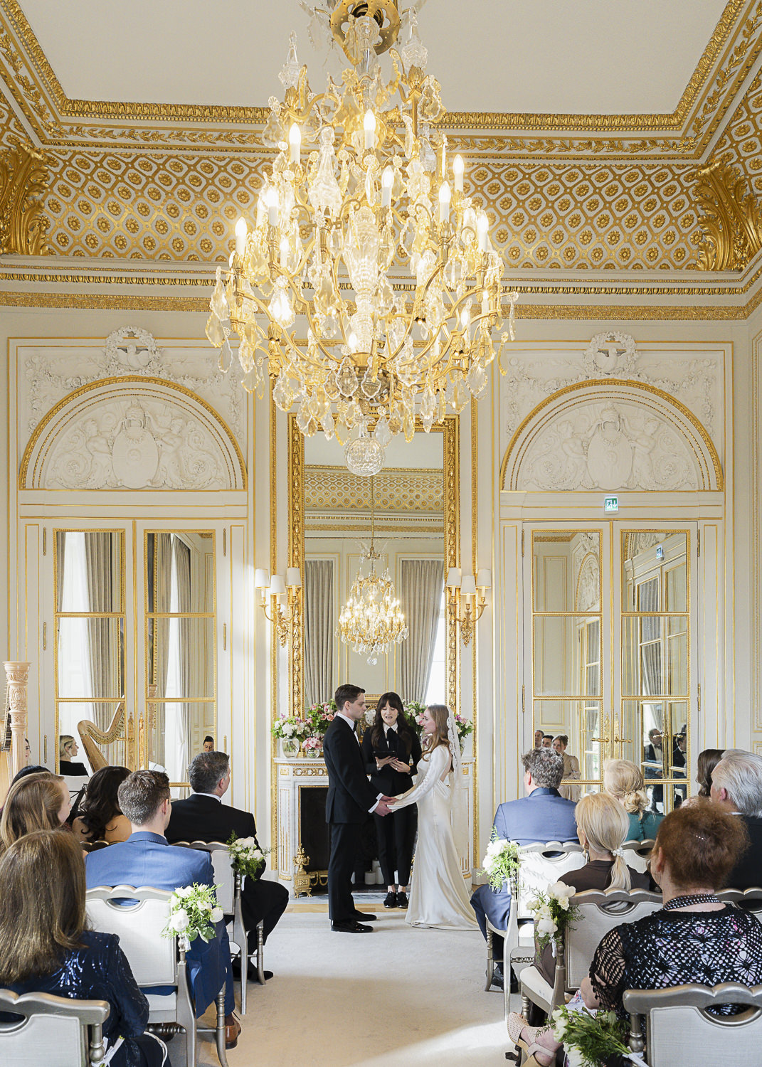 Intimate Wedding at Hotel de Crillon, Paris wedding Venue, Paris Wedding, Paris wedding Photographer, Intimate wedding Paris, small wedding paris,