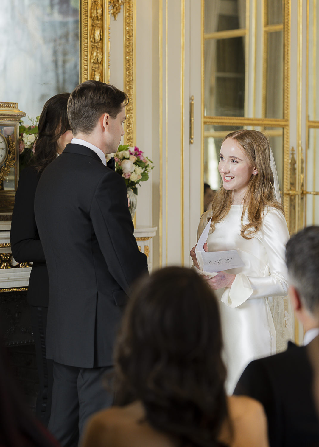 Intimate Wedding at Hotel de Crillon, Paris wedding Venue, Paris Wedding, Paris wedding Photographer, Intimate wedding Paris, small wedding paris,