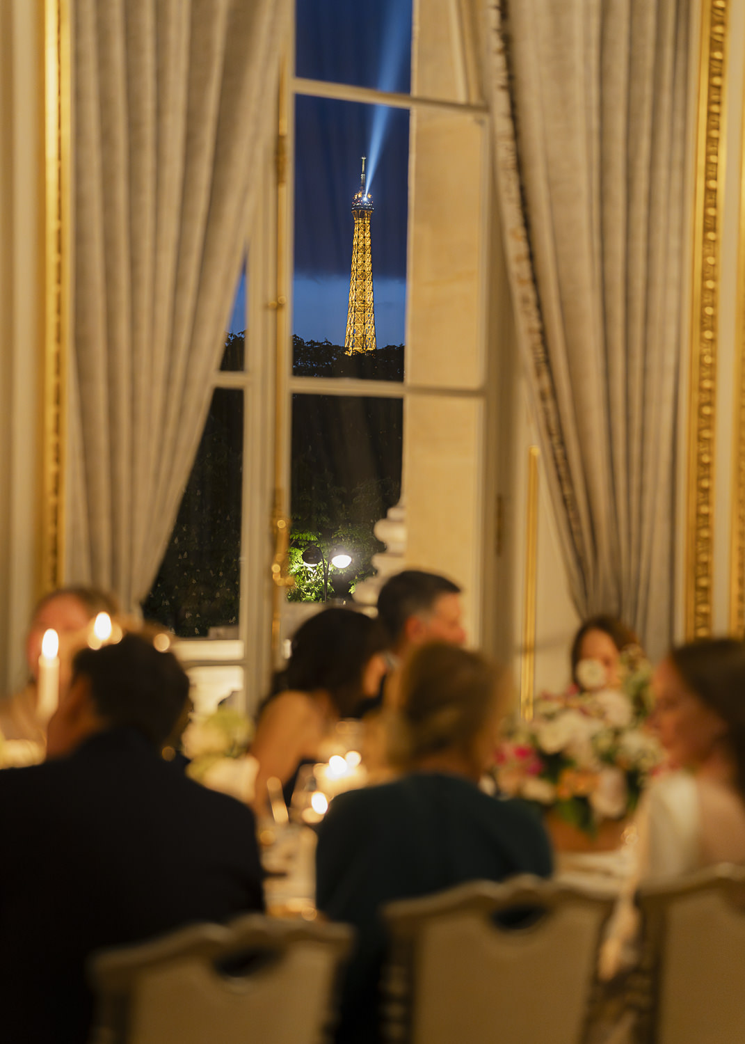 Intimate Wedding at Hotel de Crillon, Paris wedding Venue, Paris Wedding, Paris wedding Photographer, Intimate wedding Paris, small wedding paris,