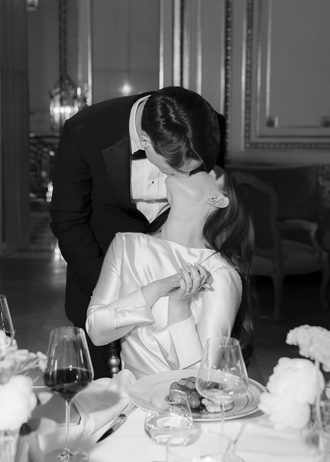 Intimate Wedding at Hotel de Crillon, Paris wedding Venue, Paris Wedding, Paris wedding Photographer, Intimate wedding Paris, small wedding paris,