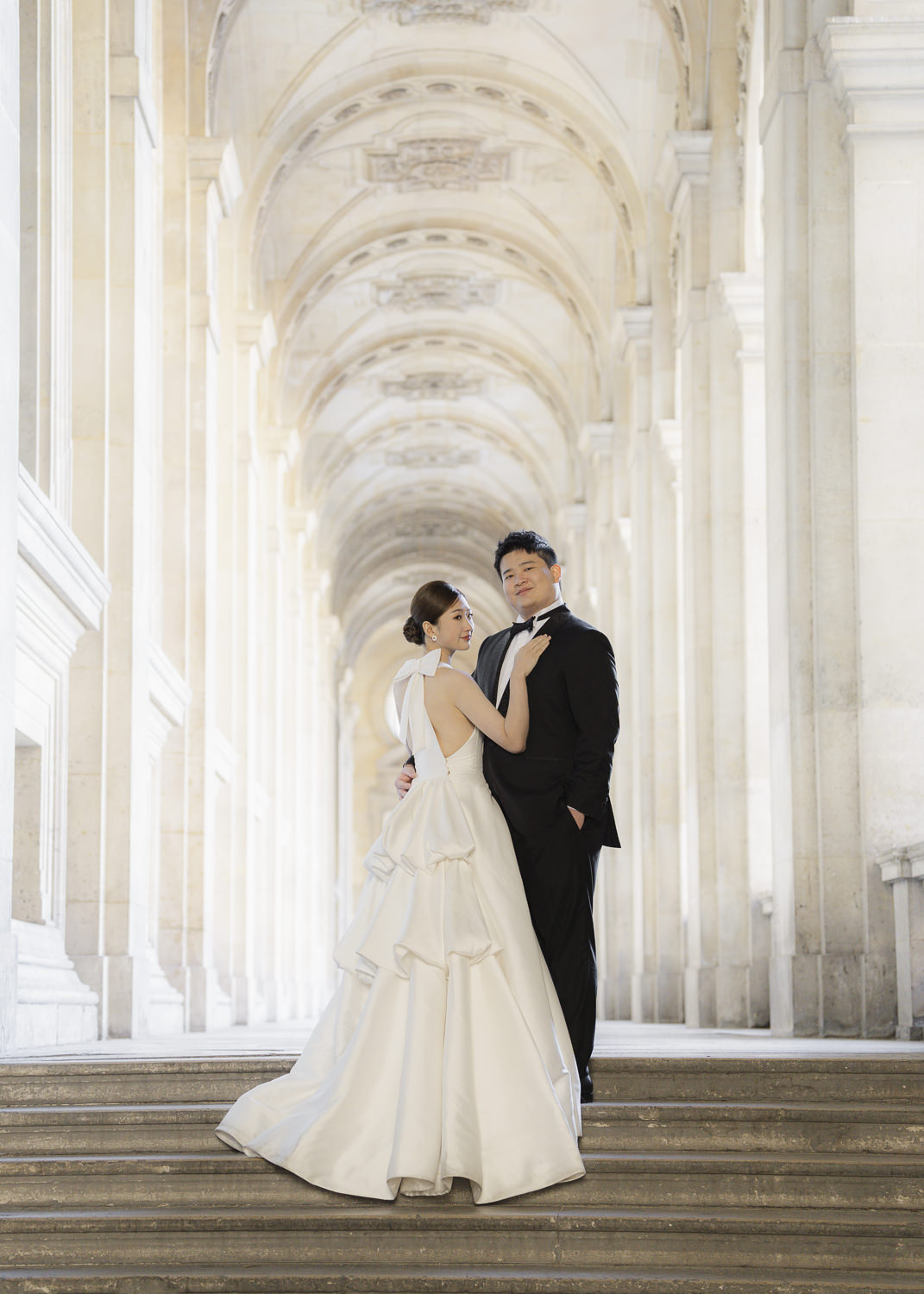 pre-wedding photoshoot in Paris, Paris photographer, prewed paris, Paris photography locations, Paris wedding, photoshoot, louvre