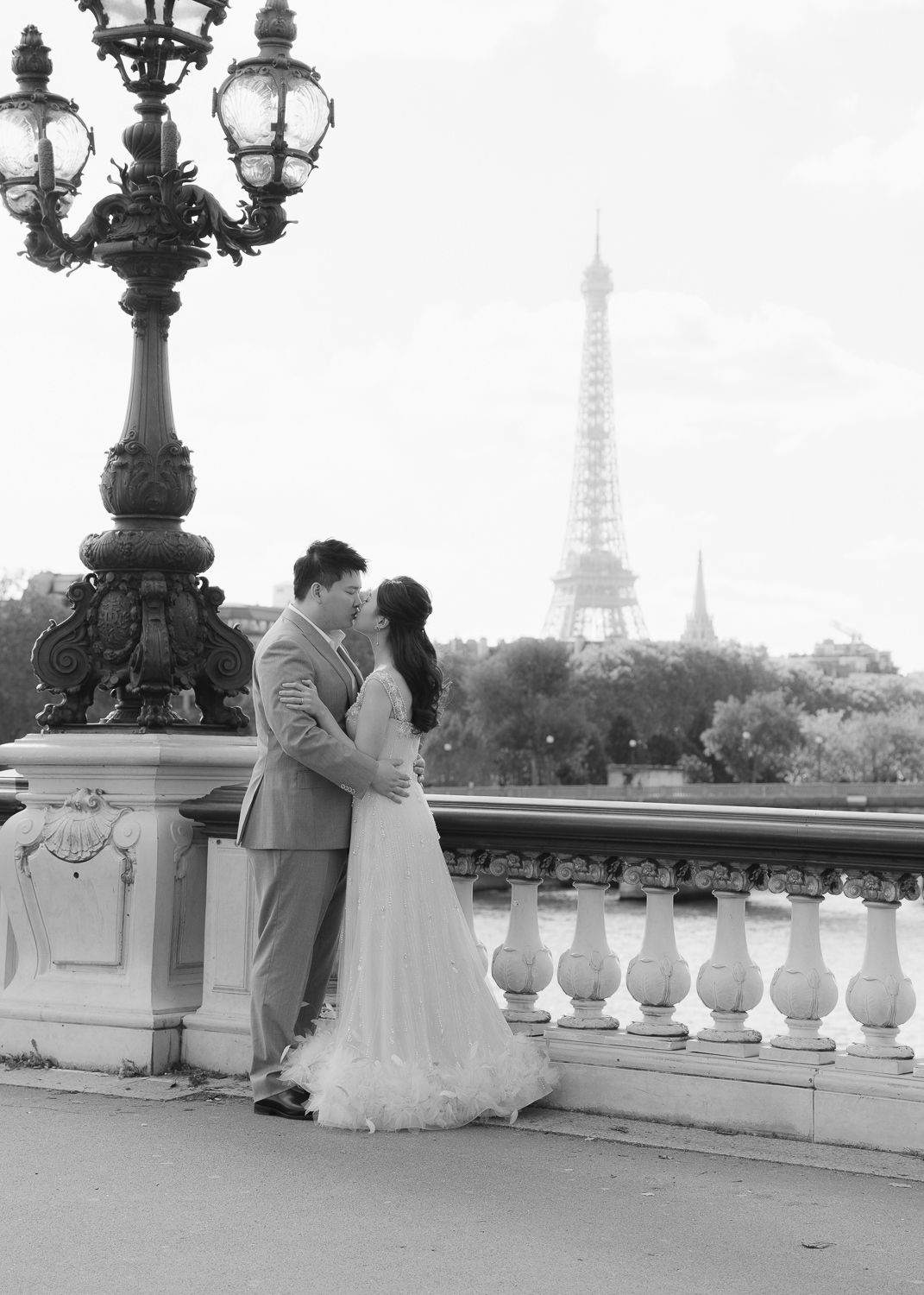 pre-wedding photoshoot in Paris, Paris photographer, prewed paris, Paris photography locations, Paris wedding, photoshoot, The Ritz Paris, Eiffel Tower