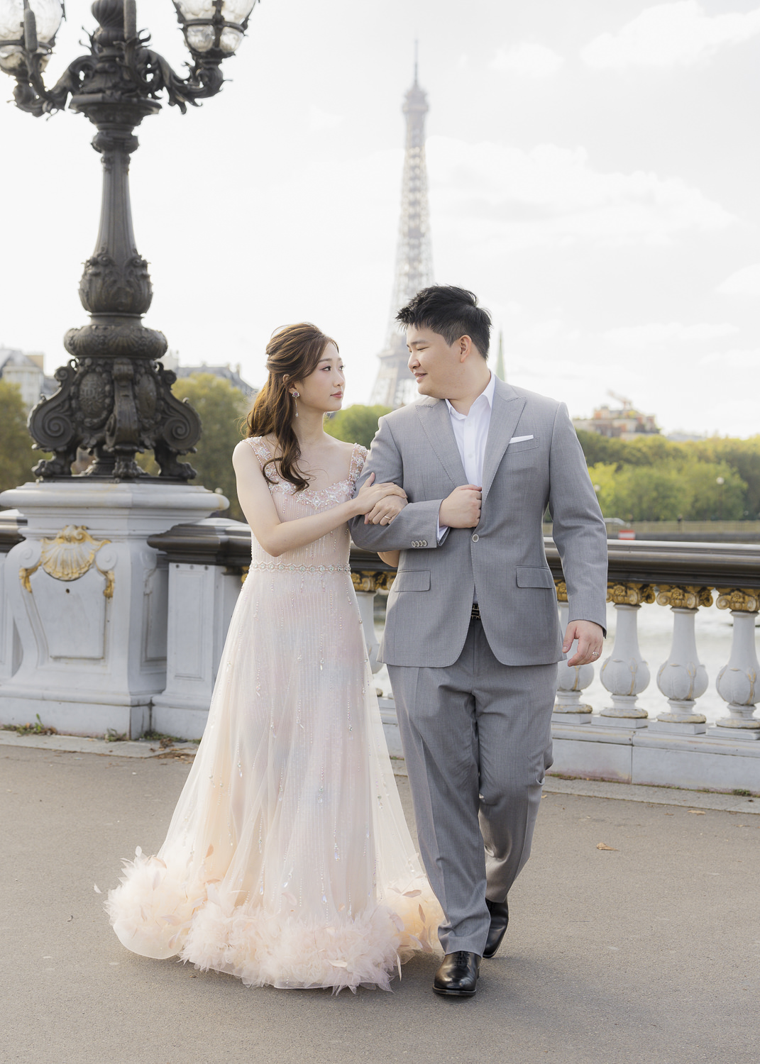 pre-wedding photoshoot in Paris, Paris photographer, prewed paris, Paris photography locations, Paris wedding, photoshoot, The Ritz Paris, Eiffel Tower