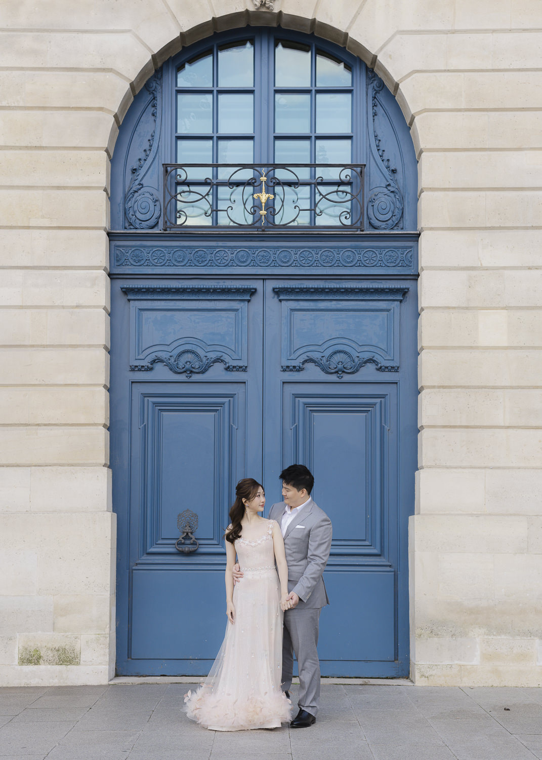 pre-wedding photoshoot in Paris, Paris photographer, prewed paris, Paris photography locations, Paris wedding, photoshoot, The Ritz Paris,