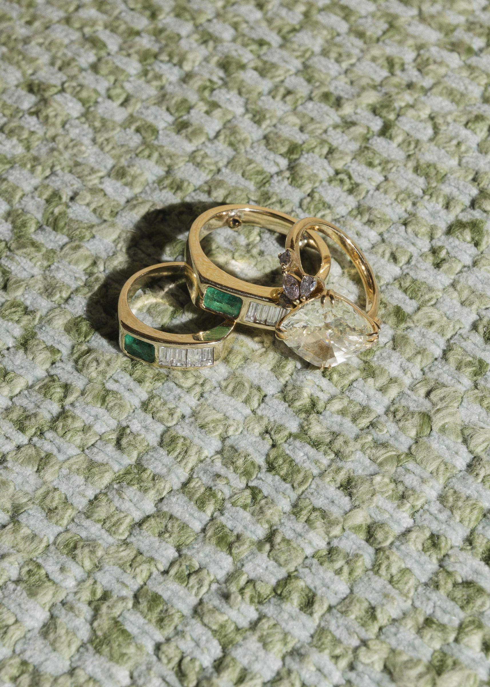 Matching his and hers rings for an autumn wedding in Paris