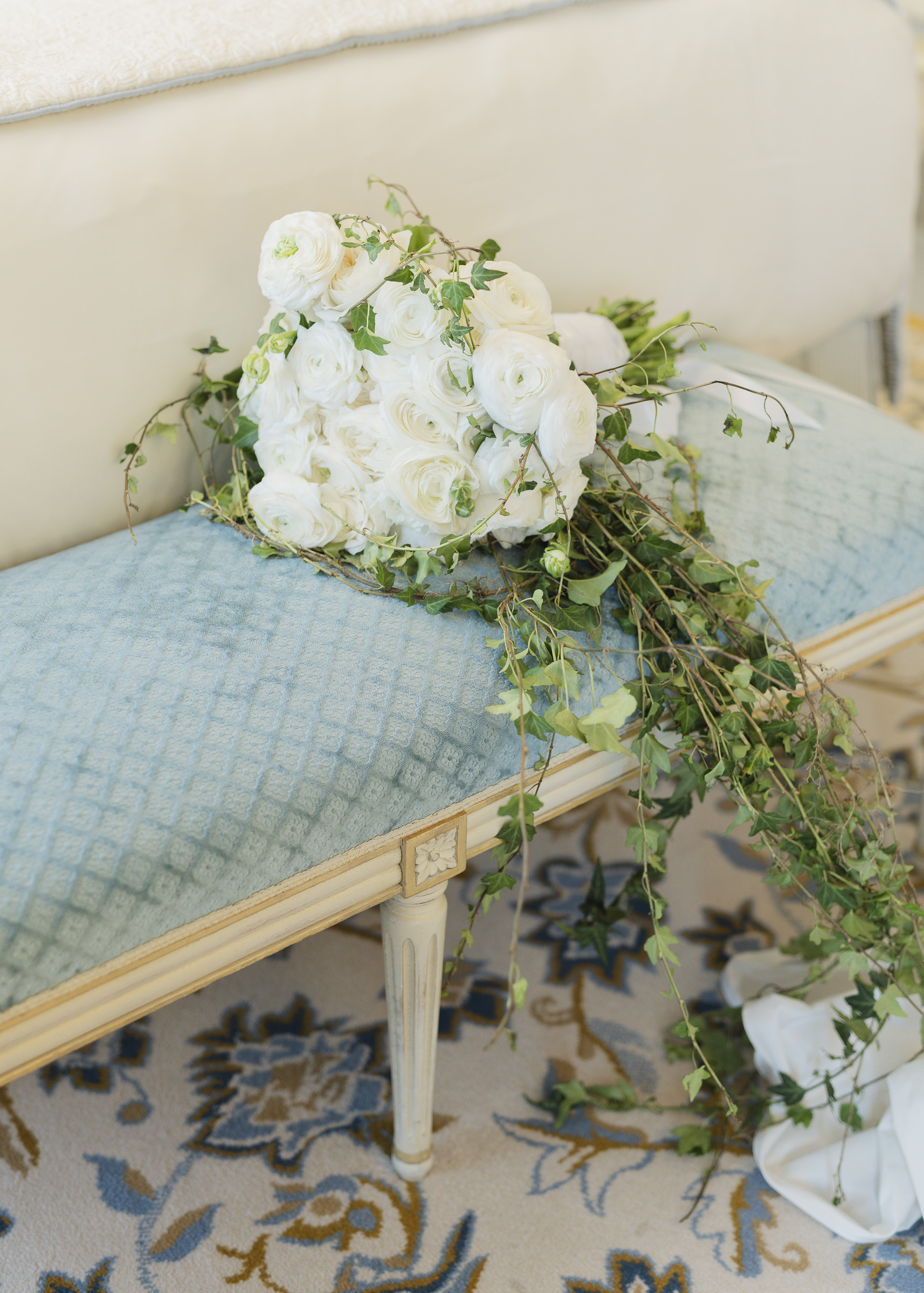 Elegant bridal accessories for an autumn wedding in Paris, Bridal Bouquet,