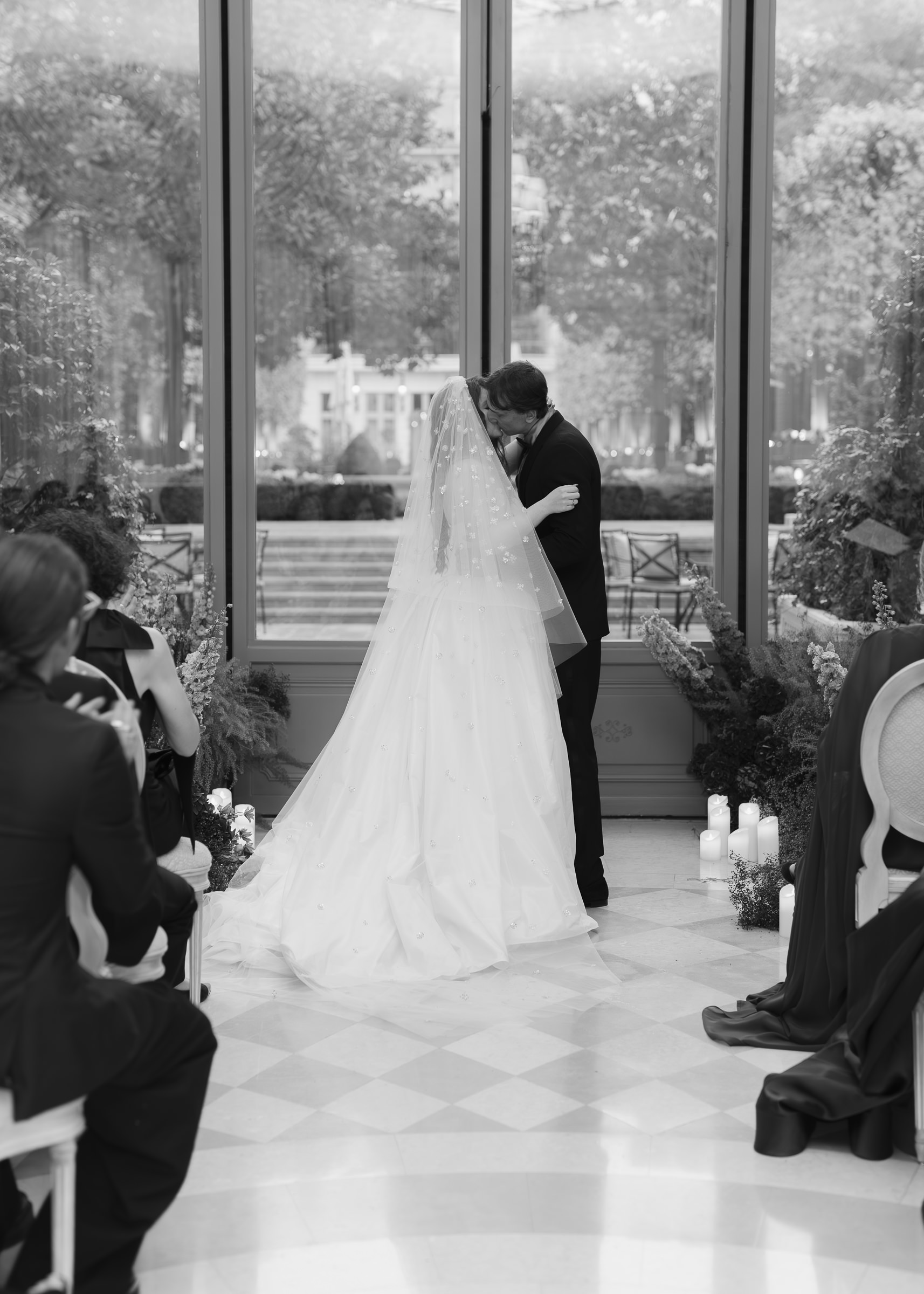 Intimate autumn wedding ceremony in the Ritz Paris Salon Été, First kiss during the ceremony, 