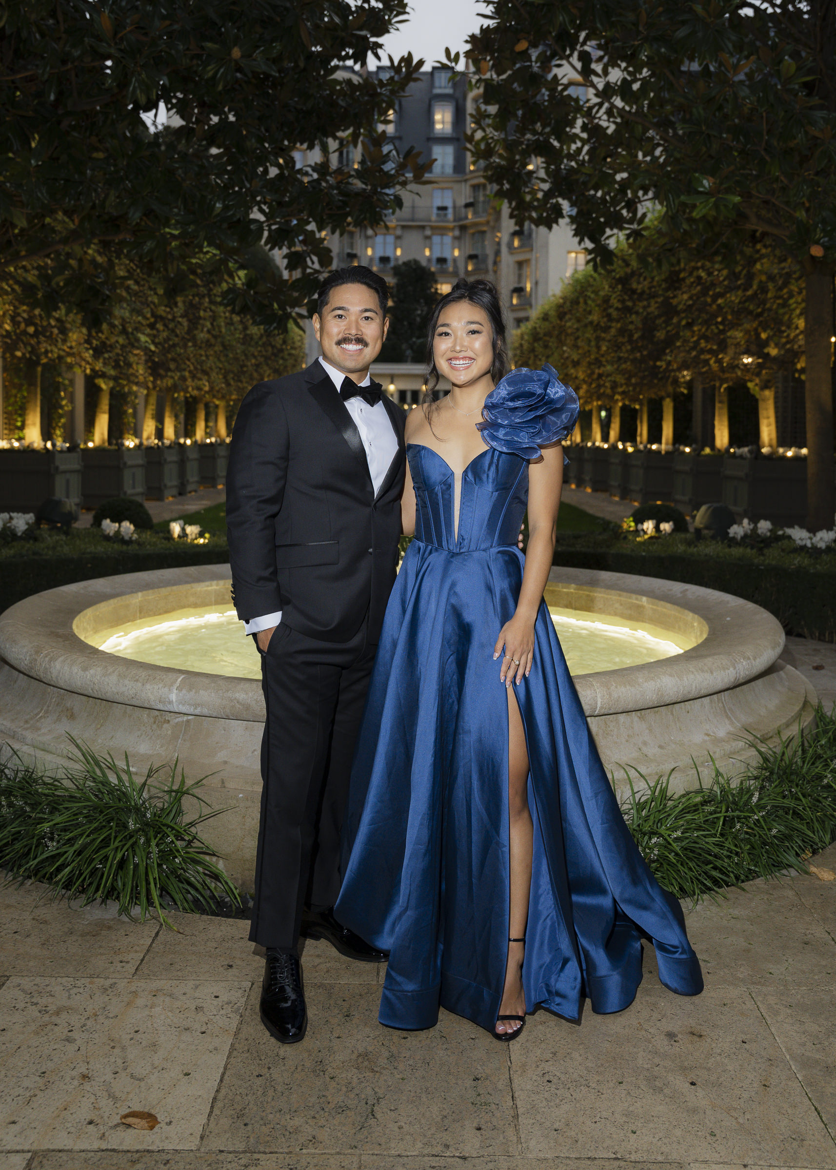 Editorial-style cocktail hour portraits at a Paris wedding