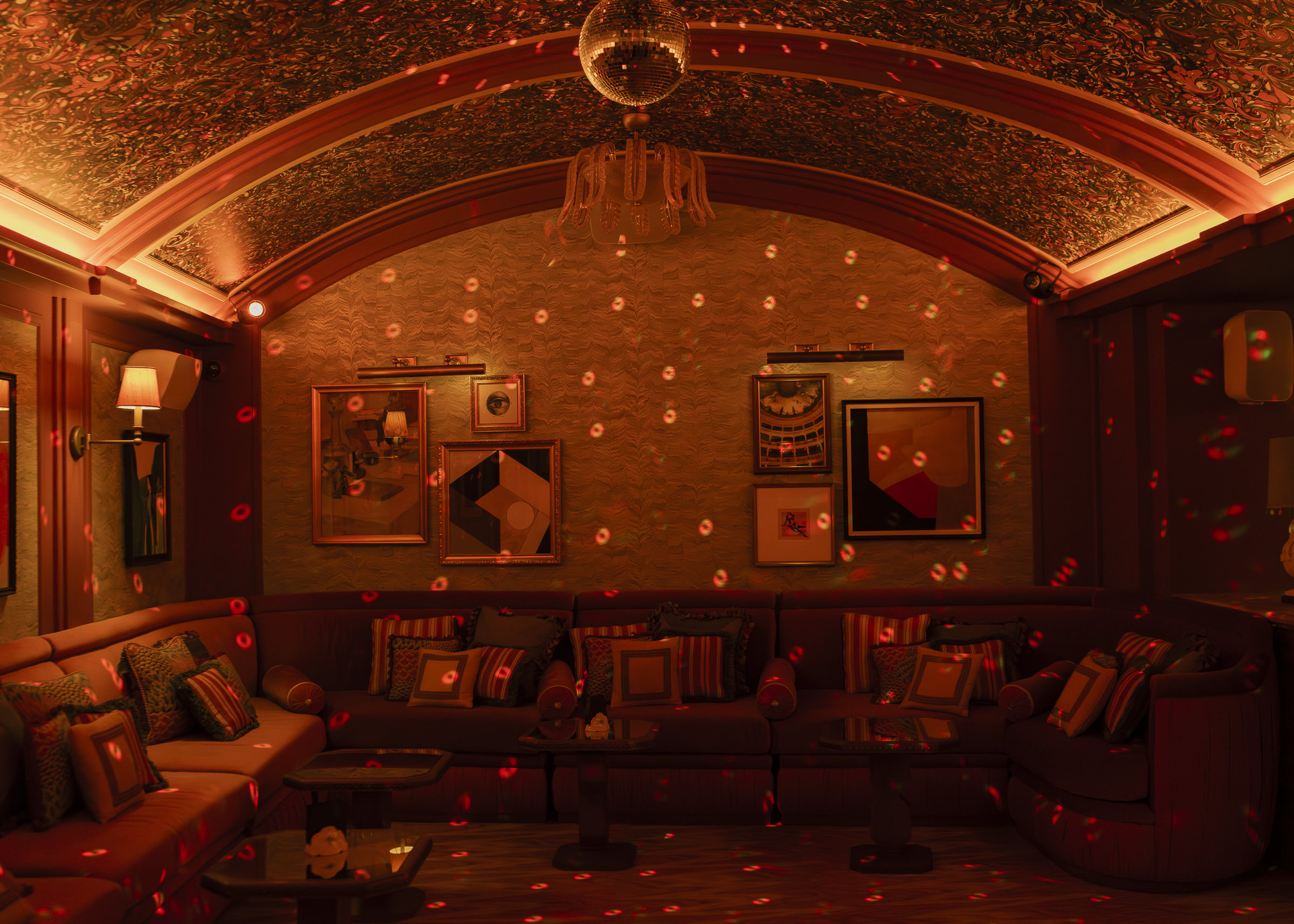 Relaxed house-party style wedding reception at Le Grand Mazarin