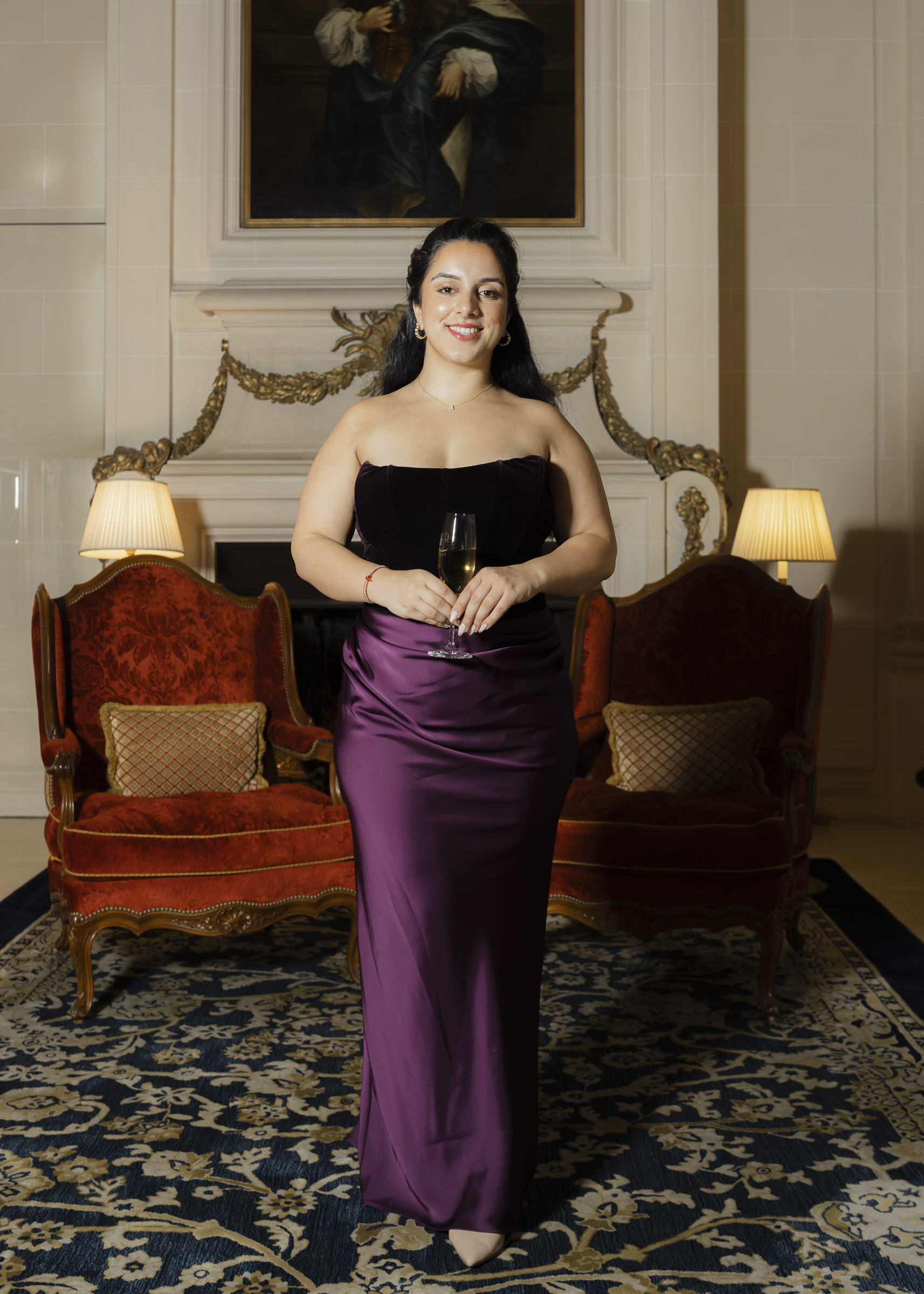 Relaxed guest portraits captured during dinner at an autumn wedding in Paris